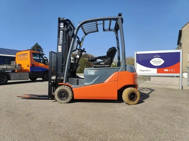 Vollebregt Vorkheftrucks 11680