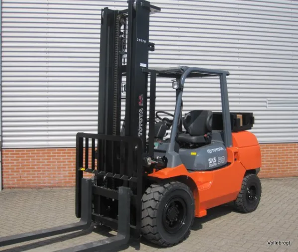 Vollebregt Vorkheftrucks 11680