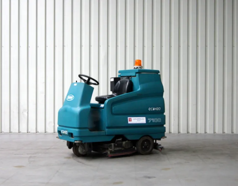Tennant - 7100D